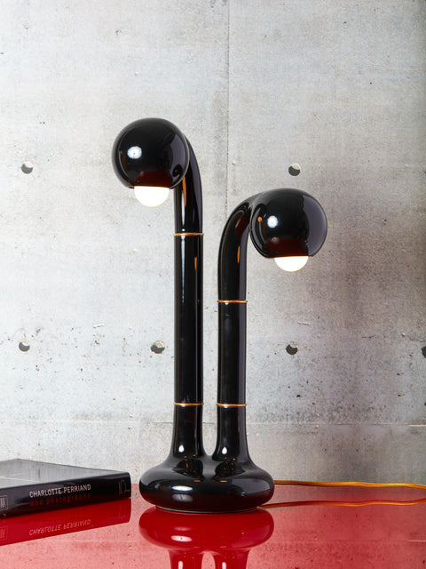 Black Two Globe Entler lamp.