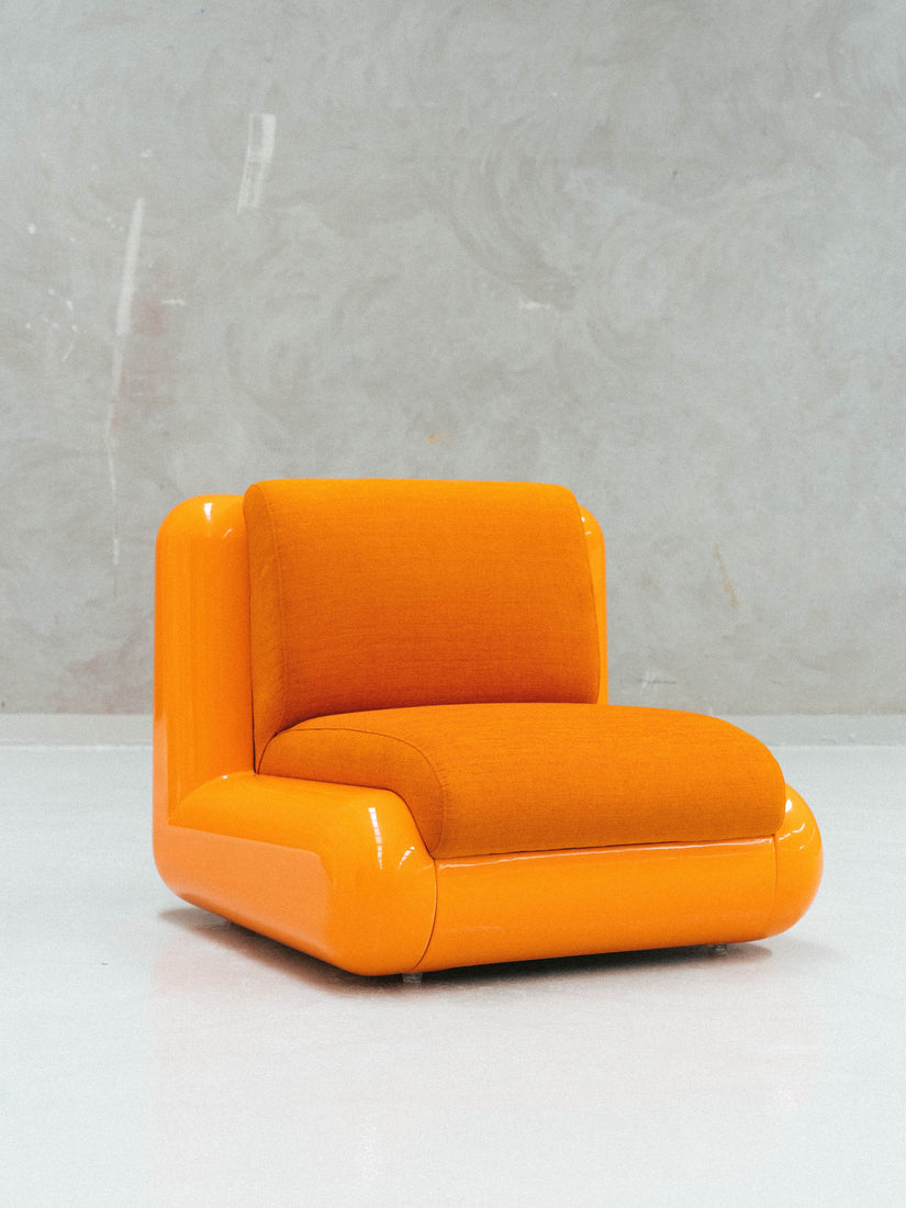 A single T4 Modular Chair in Orange by Uma