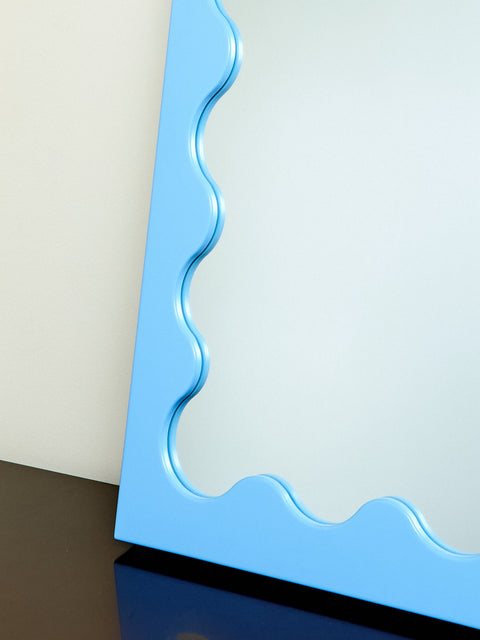 Curvy Mirror