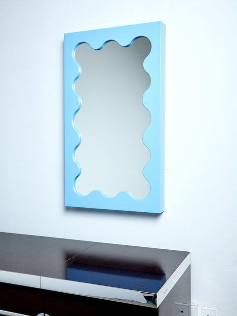 Curvy Mirror