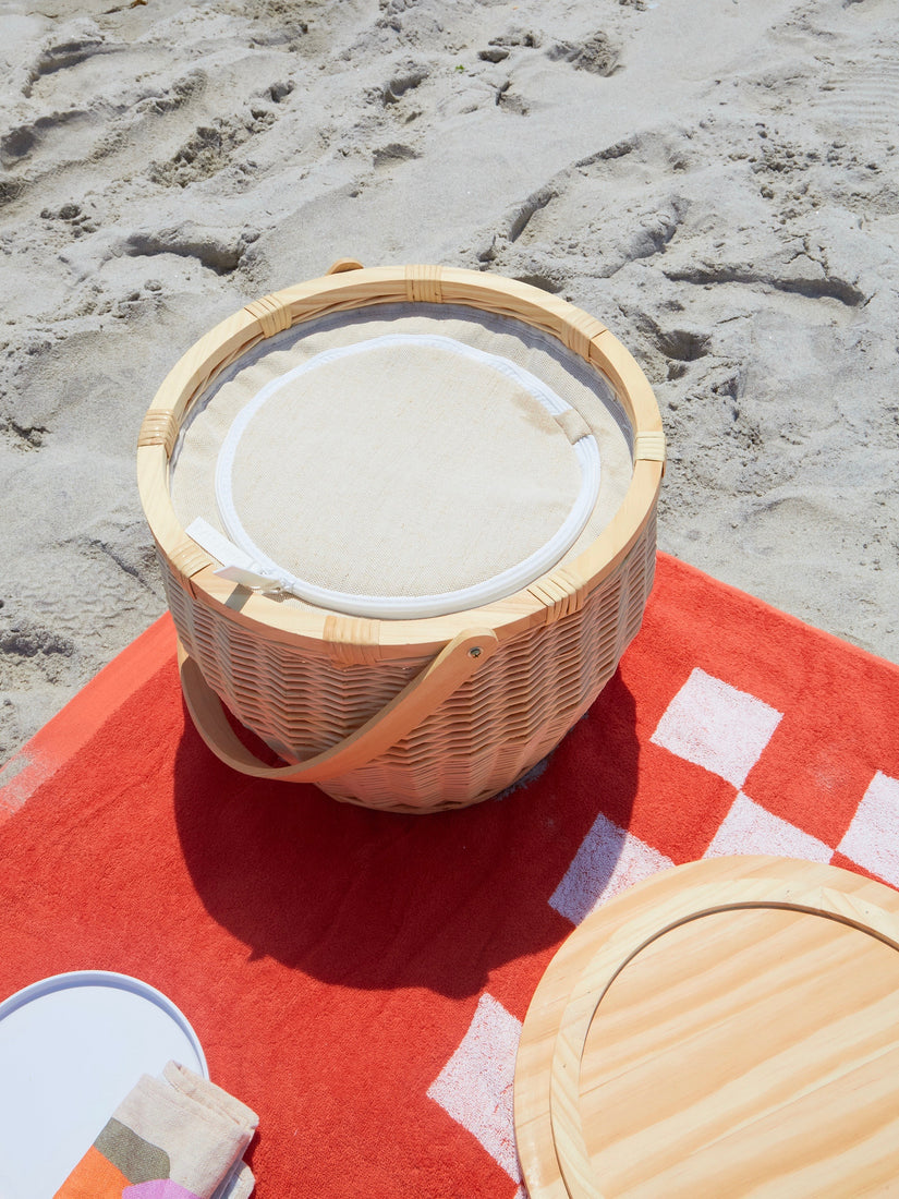 Lid off, insert closed, Picnic Cooler Basket at the beach.
