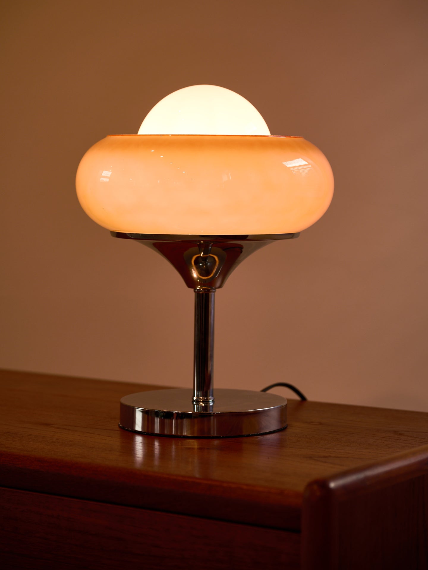 Double Globe Table Lamp