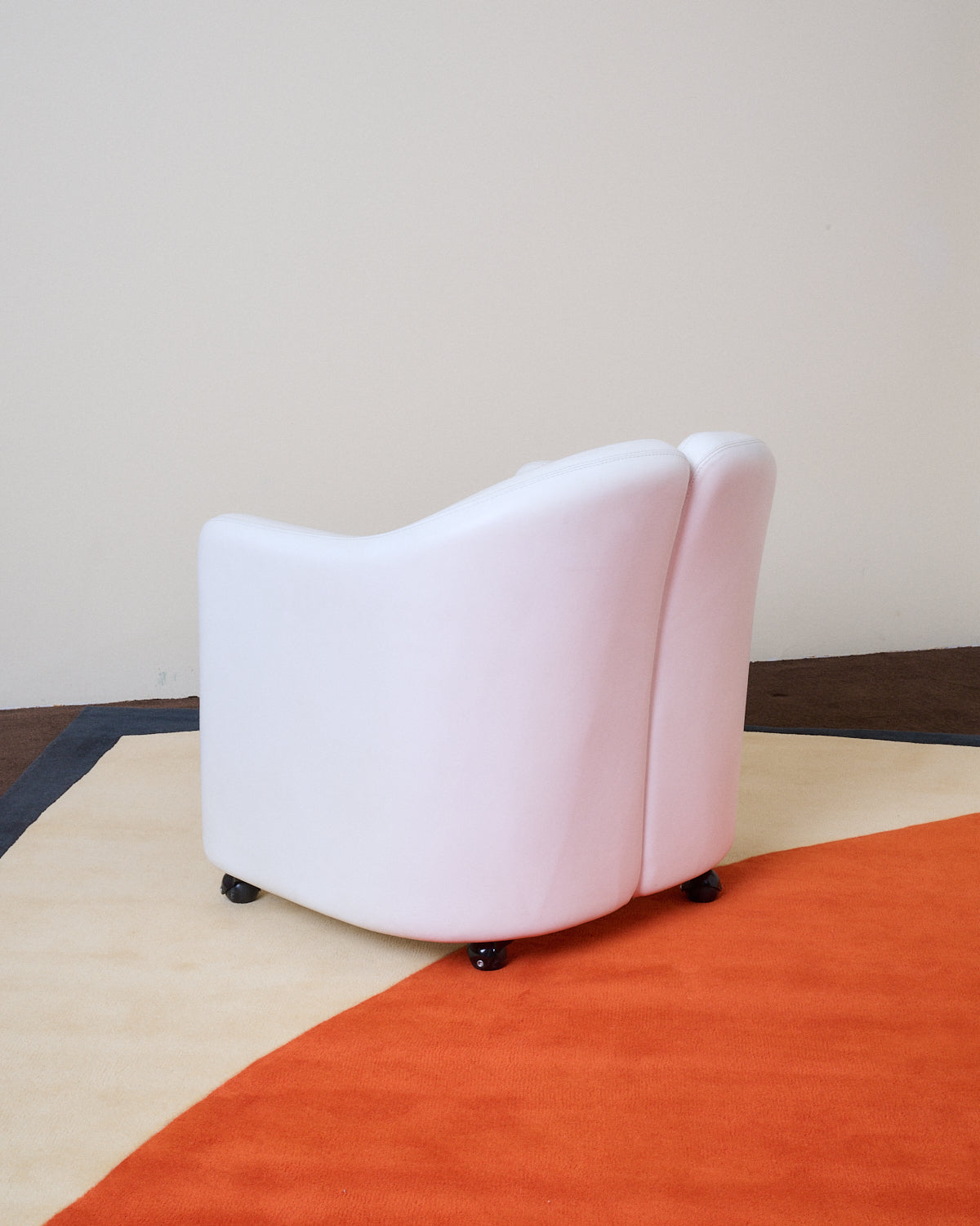 PS142 "Clamis" Armchair