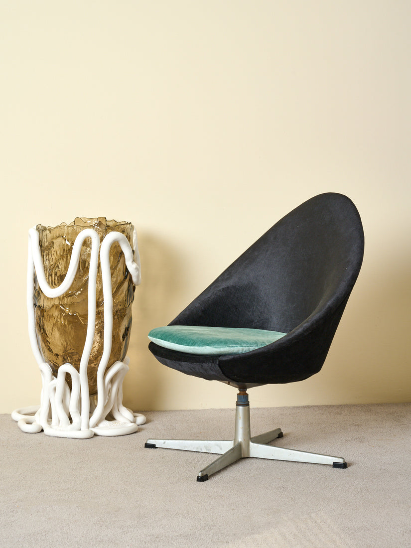 Swivel Lounge Chairs