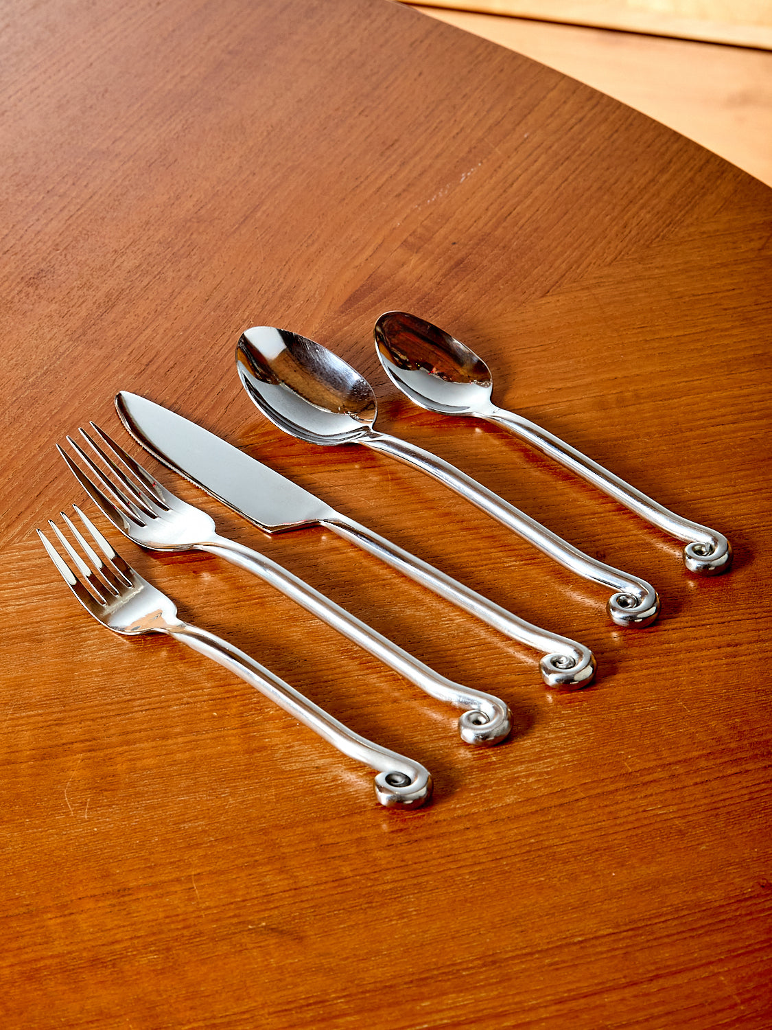 Upward Spiral Flatware Set
