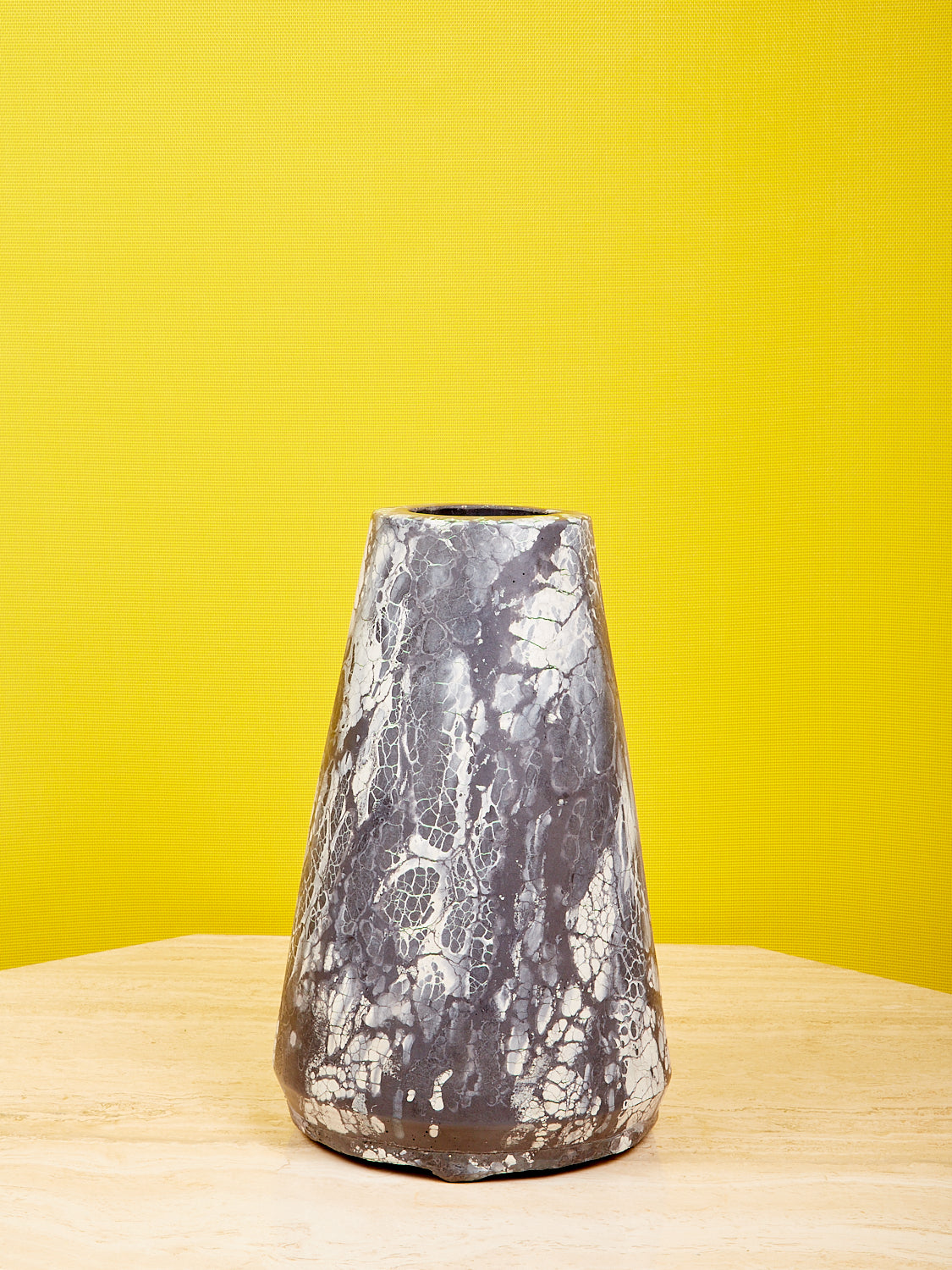 Kafka Vesta Max Vase by Concrete Cat.