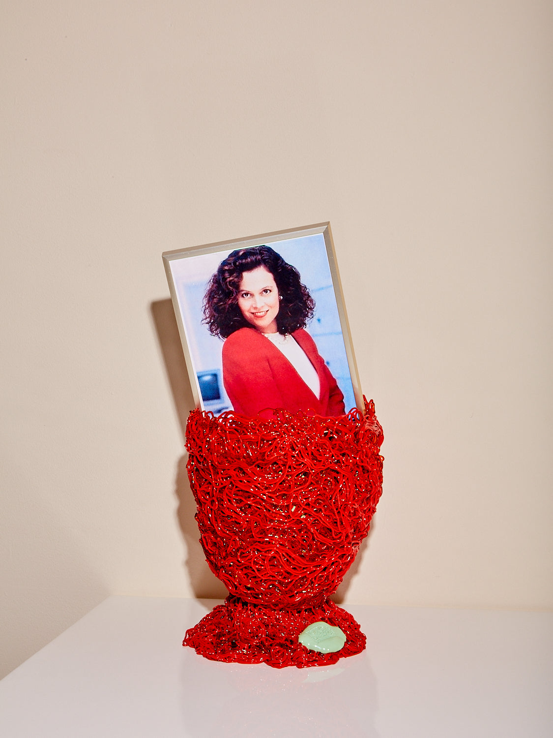 Moss Vessel in Red Mint