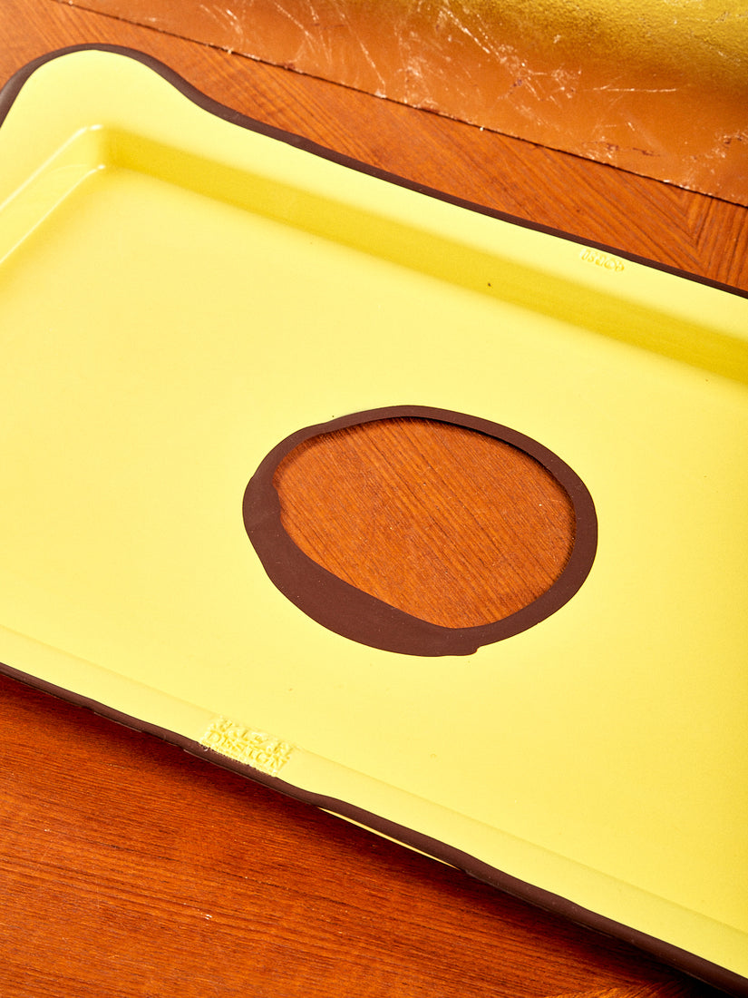Close up of the transparent hold in the center of the Large Rectangular Tray.