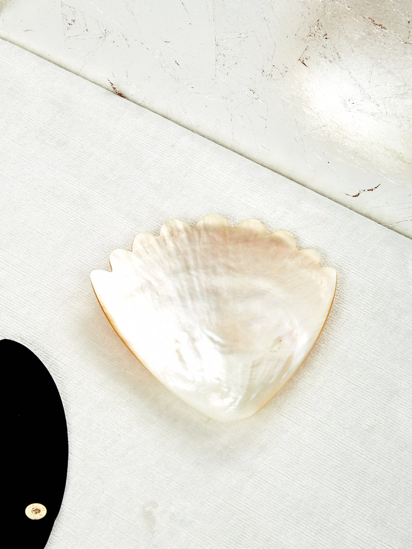 Mother of Pearl Coquille Dish