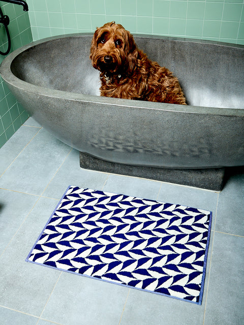 Navy Scallop Bath Mat