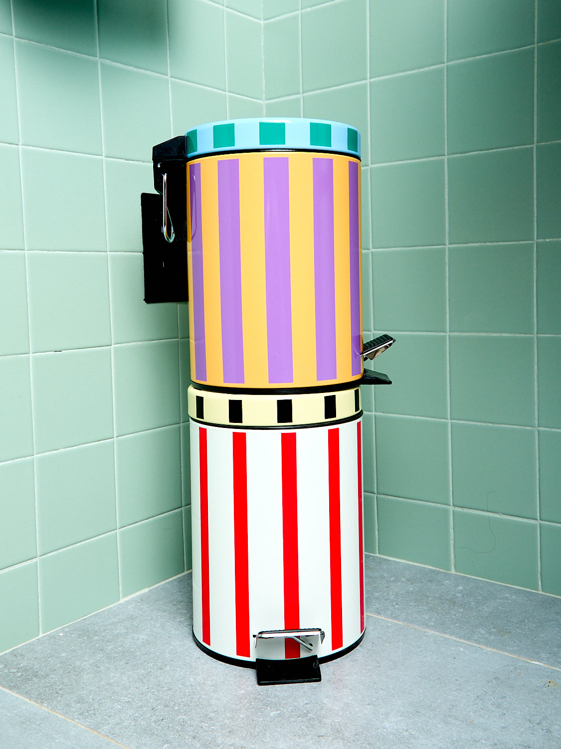 Bathroom Trash Bin