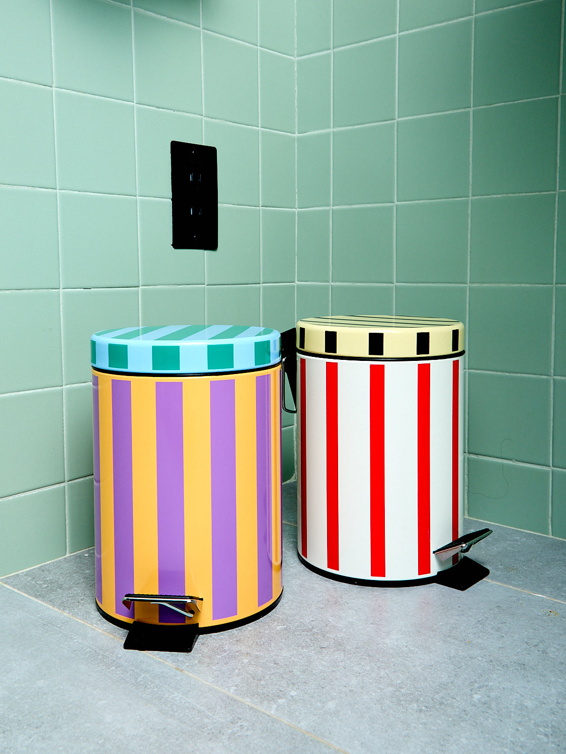 Bathroom Trash Bin
