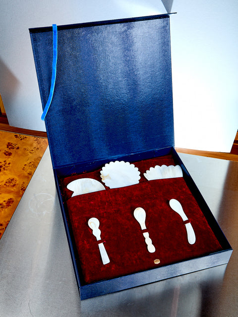The Mother of All Pearls Gift Set