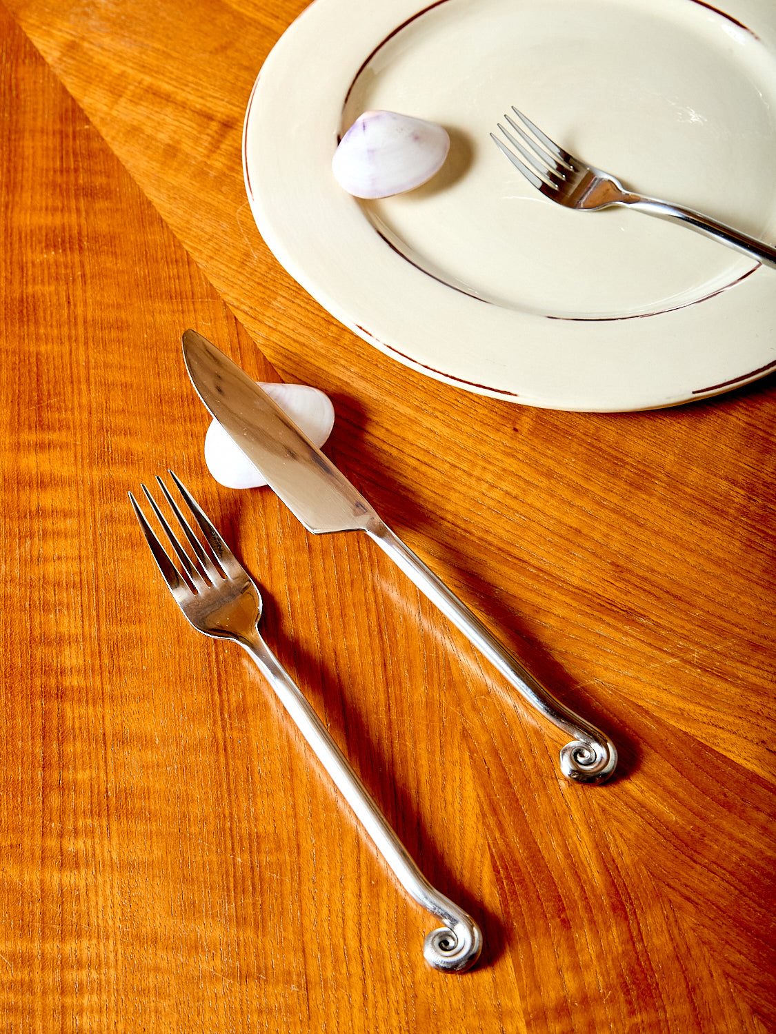 Upward Spiral Flatware Set