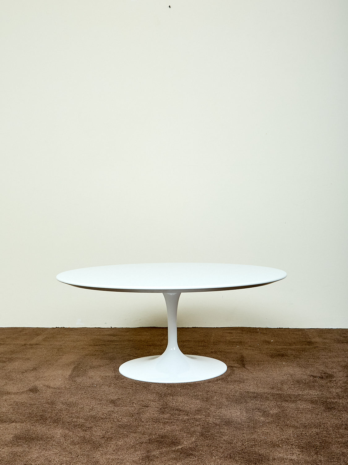 Tulip Coffee Table by Eero Saarinen