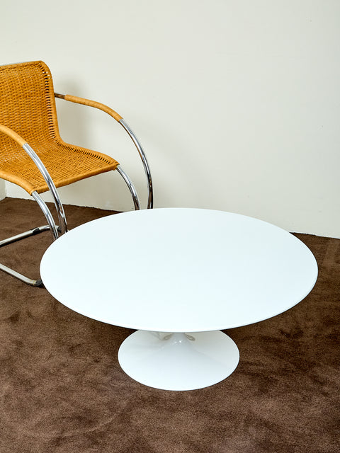 Tulip Coffee Table by Eero Saarinen