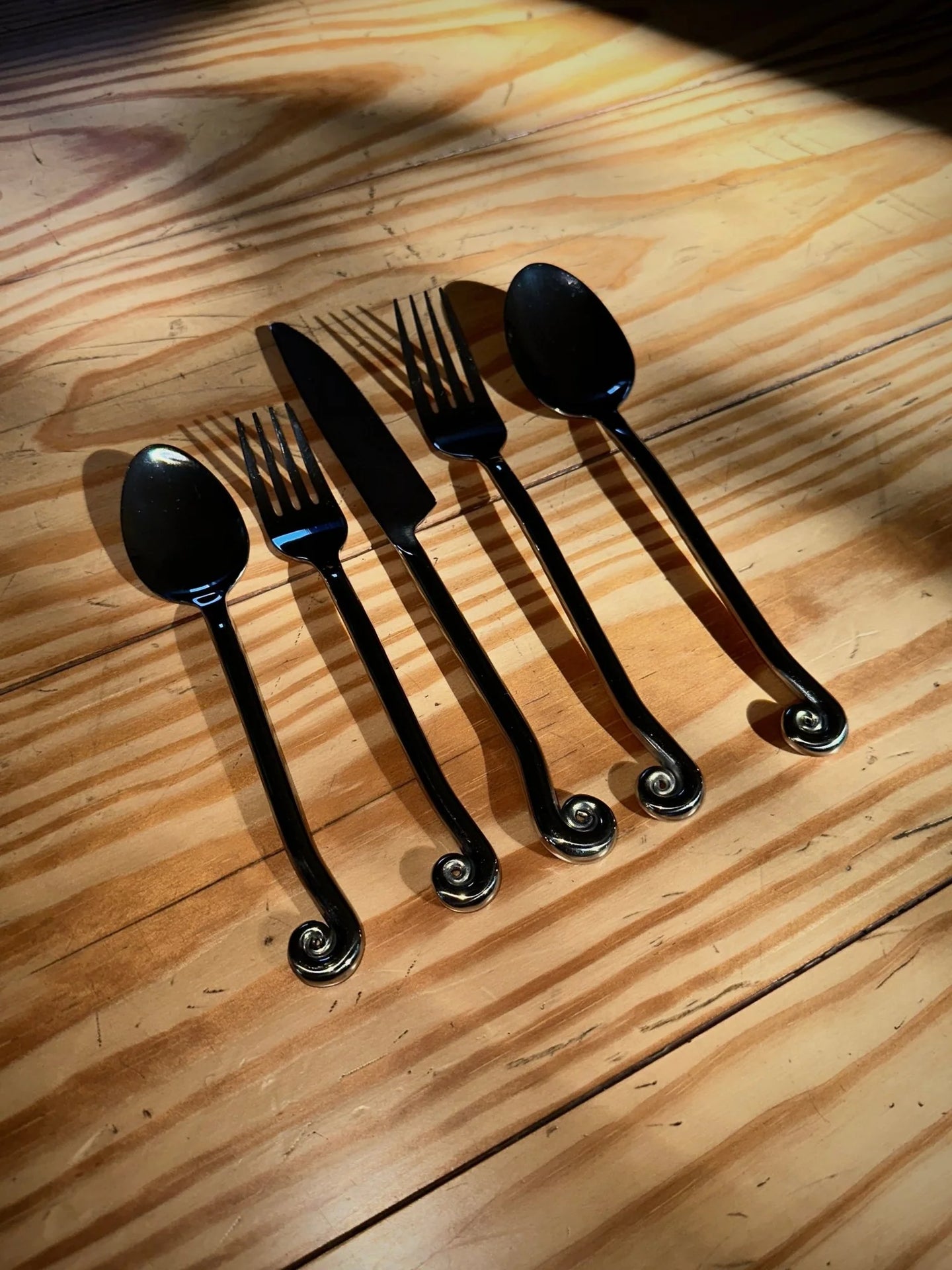 Upward Spiral Flatware Set