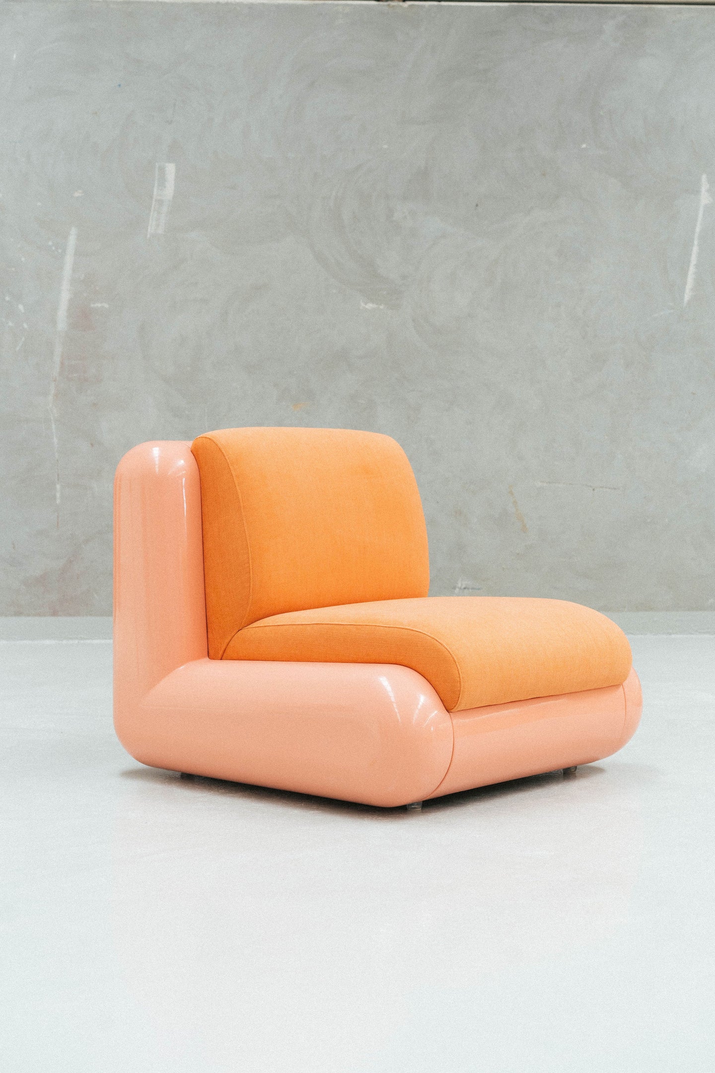 A pink T4 Modular Seating Chair by Uma.